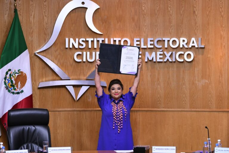 Clara Brugada es elegida como Jefa de Gobierno de CDMX y recibe constancia de mayoría del IECM