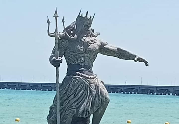 Asocian estatua de Poseidón en Yucatán con tormentas en la región